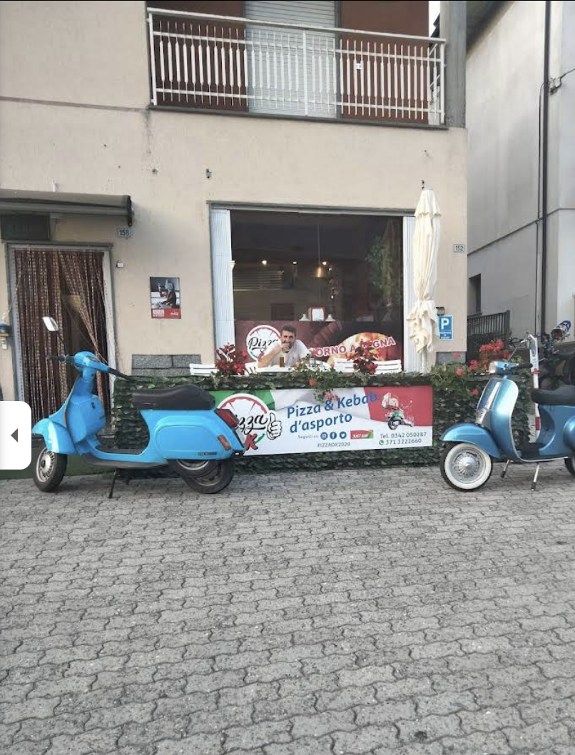 Esterno della pizzeria